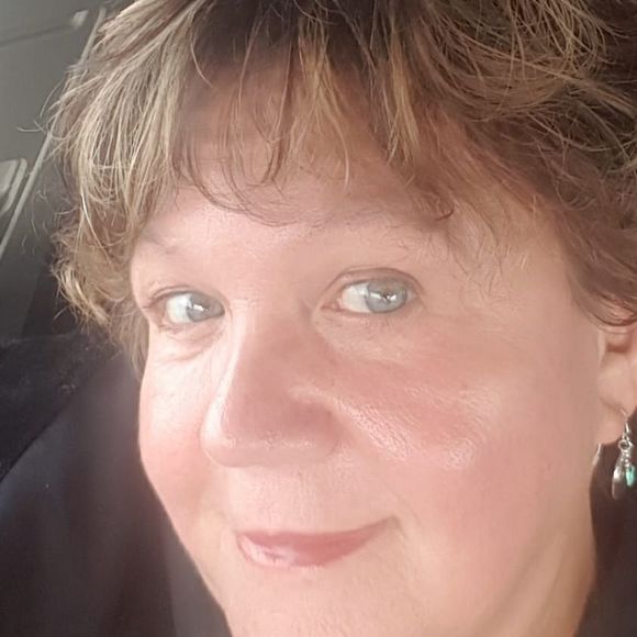 Meet your Posher, Kathie - Picture 1 of 1